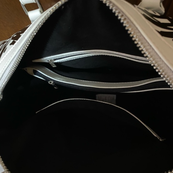 Sassy Jones purse with dust bag - Picture 4 of 16